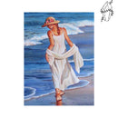 Broderie diamant Femme en robe blanche sur la plage | Diamond-painting-club.com